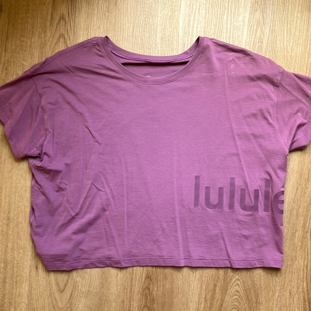 Lululemon cates graphic T-shirt size 10